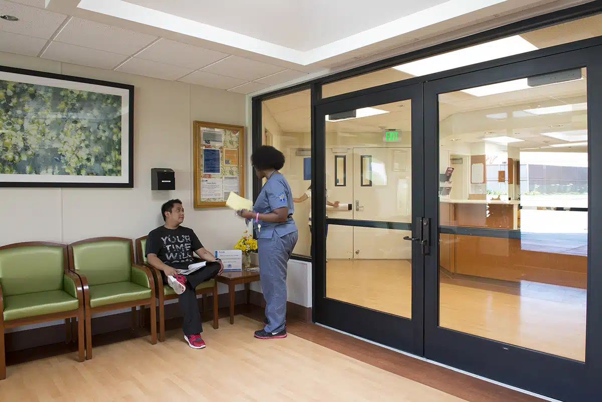 Aurora Charter Oak Hospital - Thumbnail 3