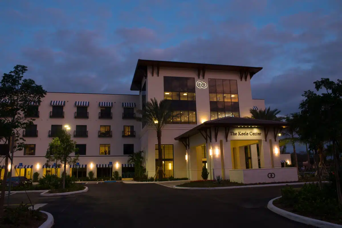 Caron of Florida - Thumbnail 3