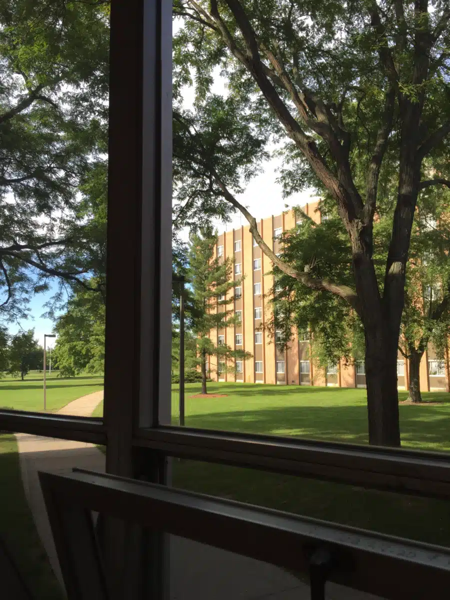 Holden House - Thumbnail 2